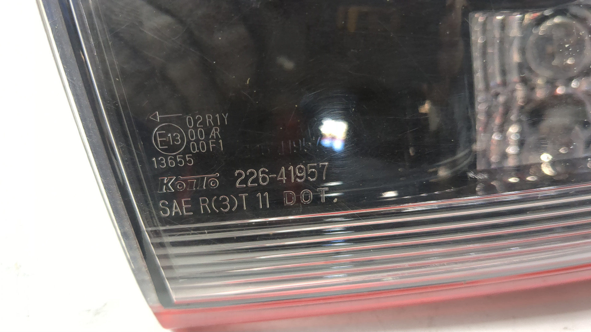 Фонарь задний внутренний левый