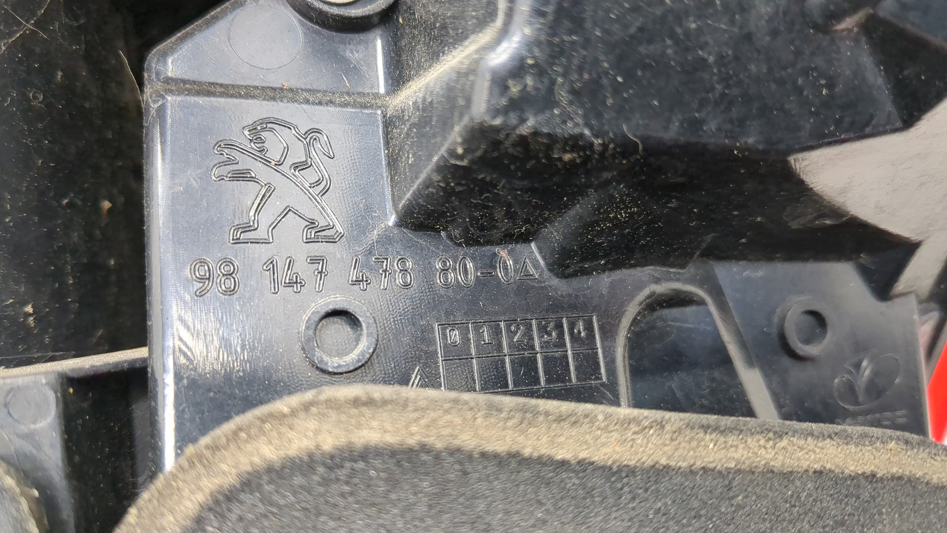 Фонарь задний левый