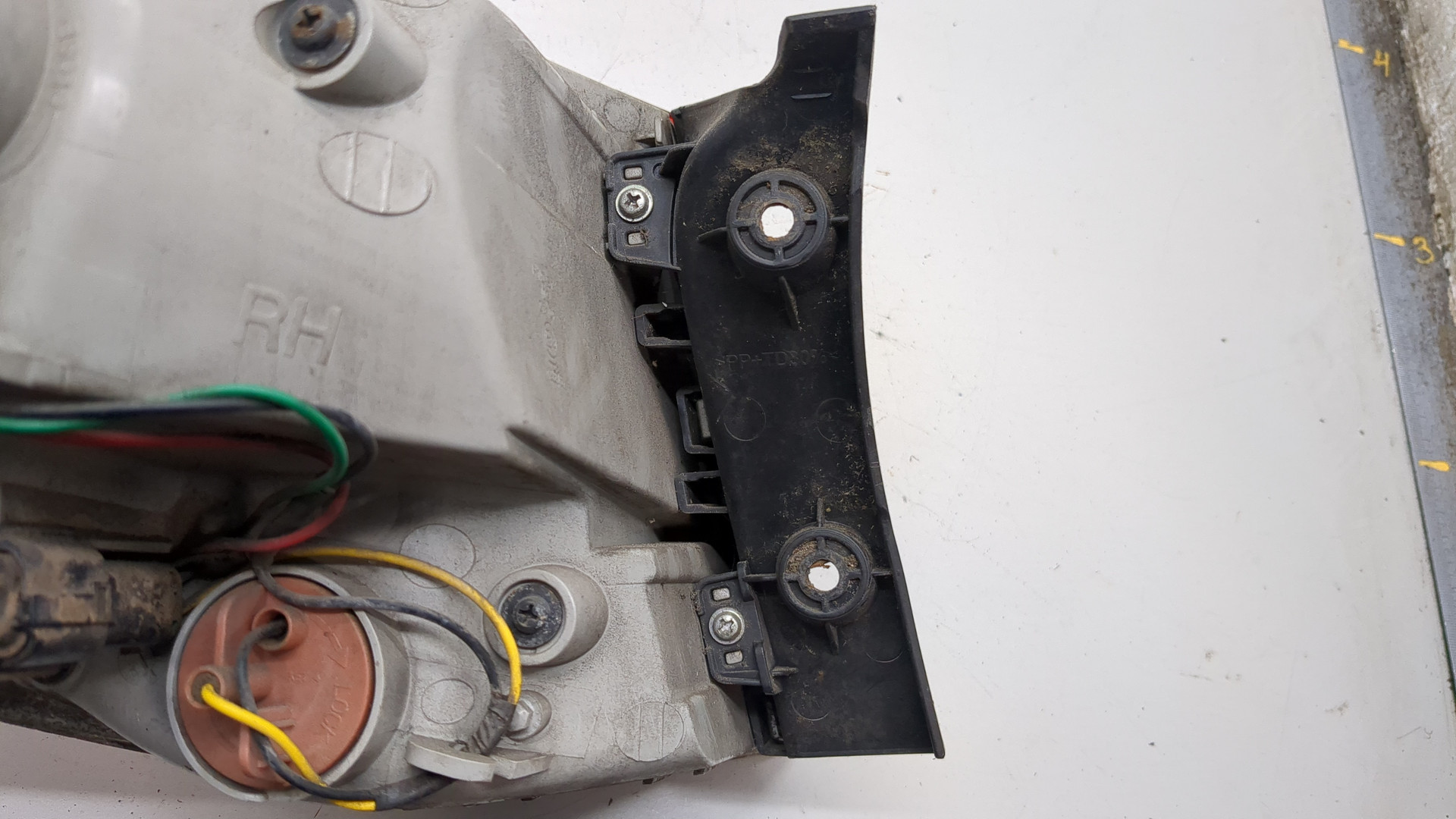 Фонарь задний правый