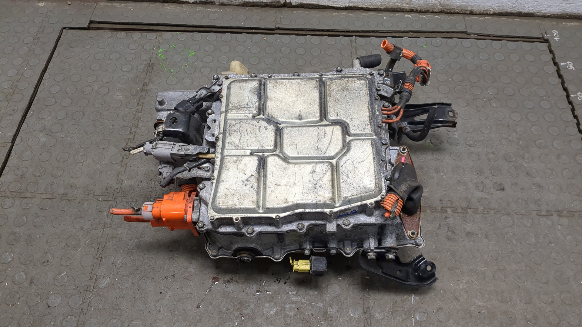 Преобразователь напряжения (адаптер)