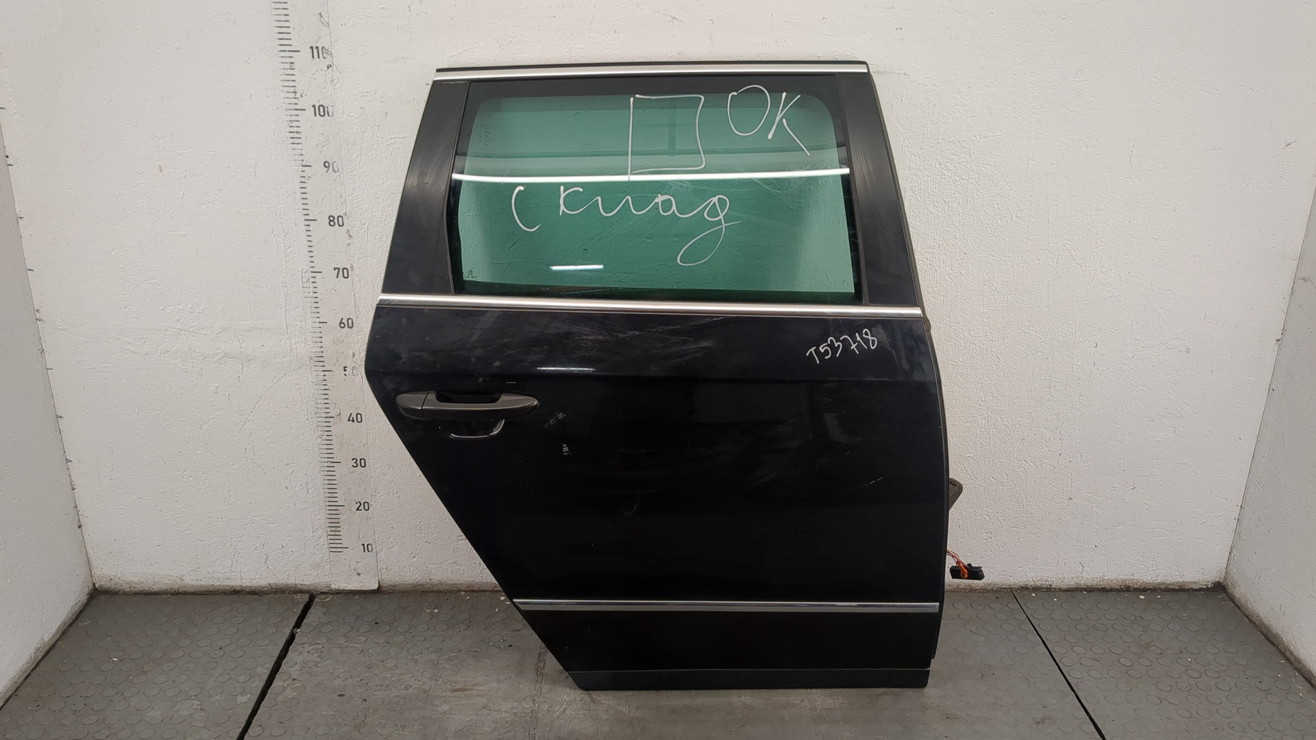 Дверь задняя правая