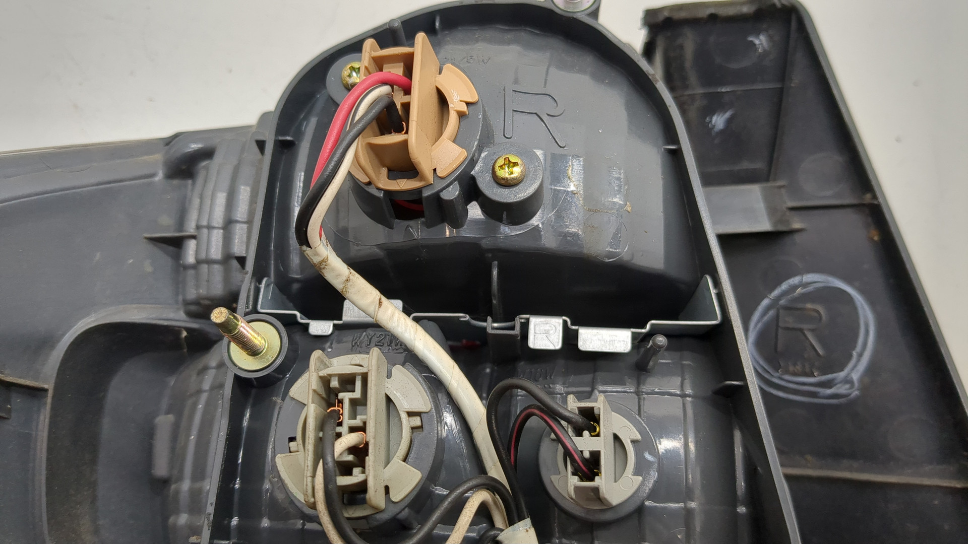 Фонарь задний правый