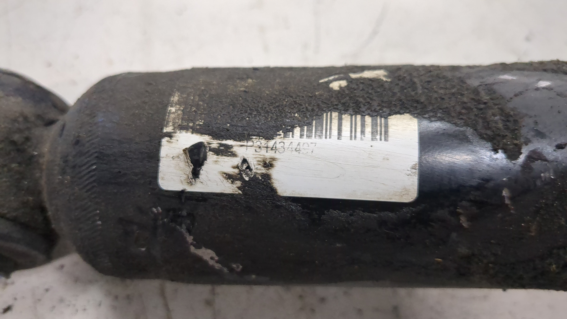 Амортизатор задний левый