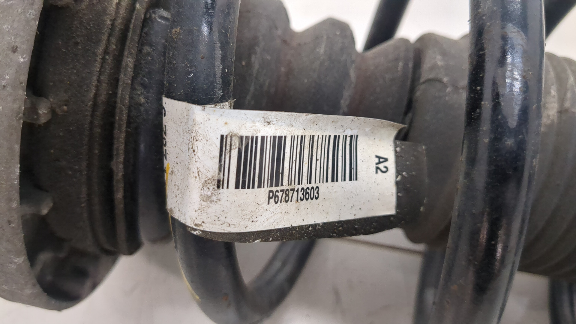 Амортизатор передний левый