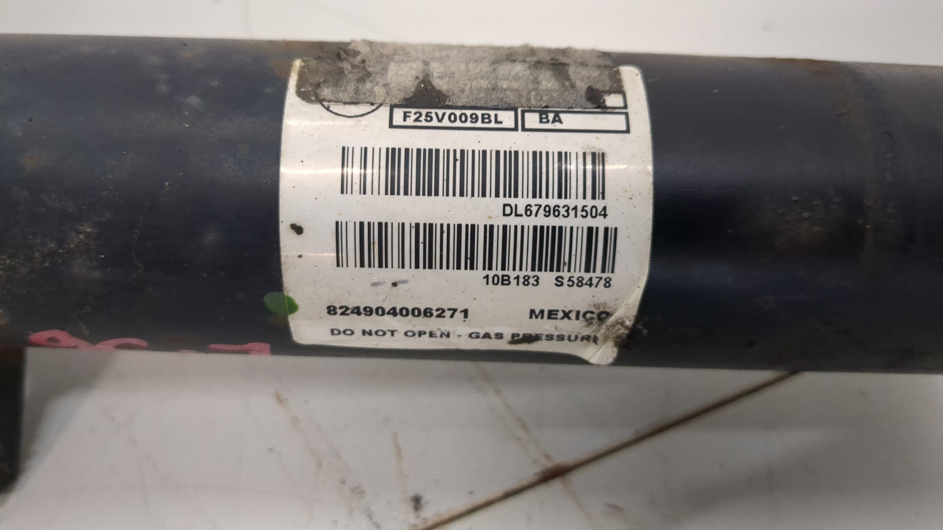 Амортизатор передний левый