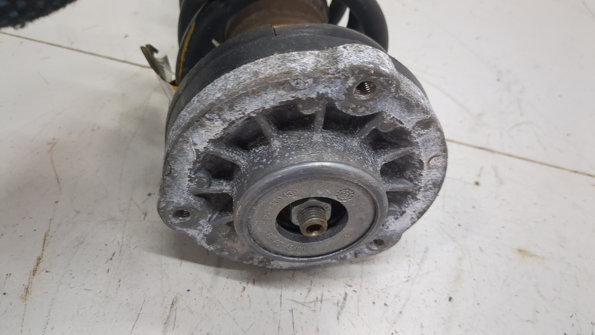 Амортизатор задний (стойка)