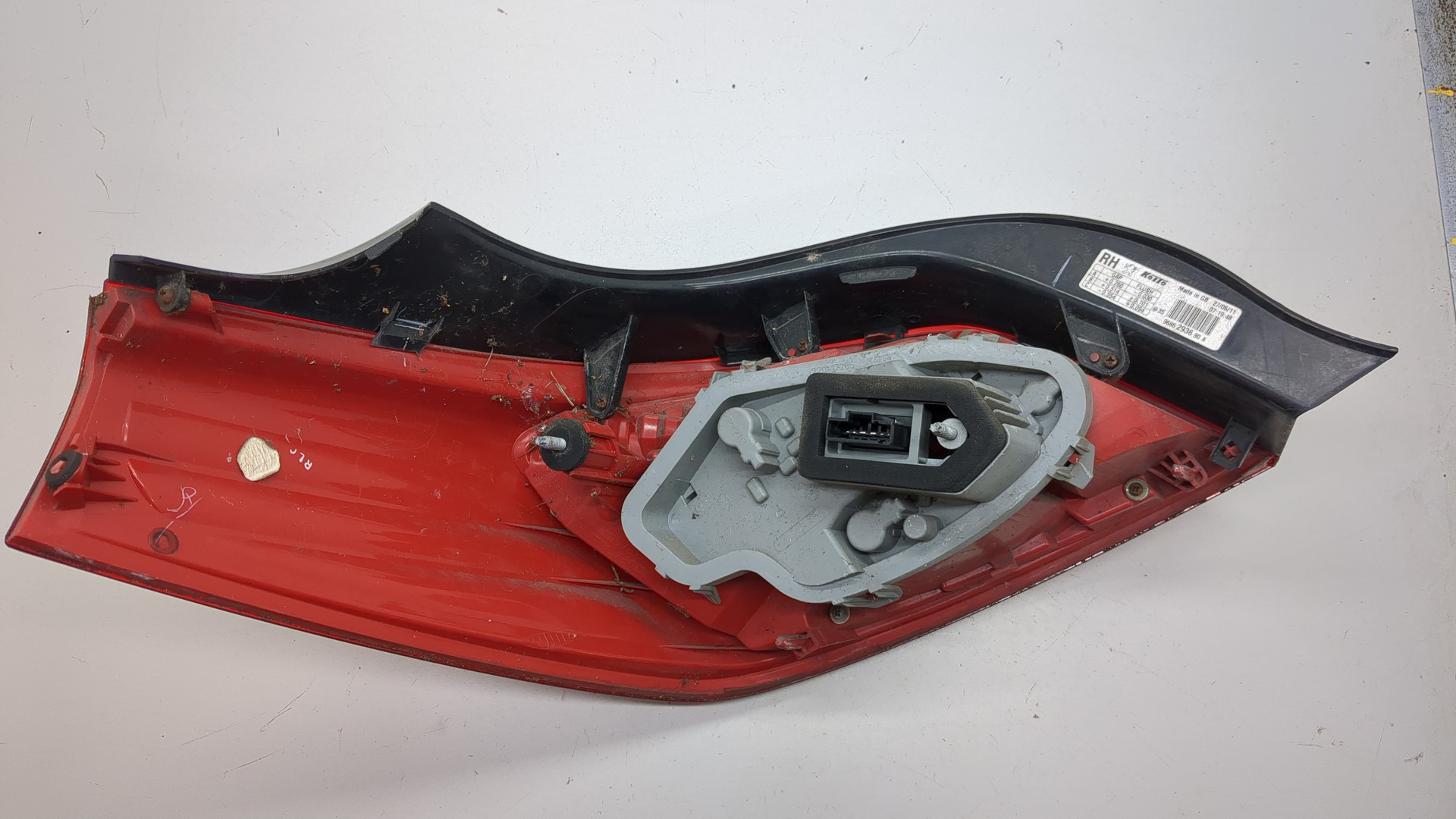 Фонарь задний правый