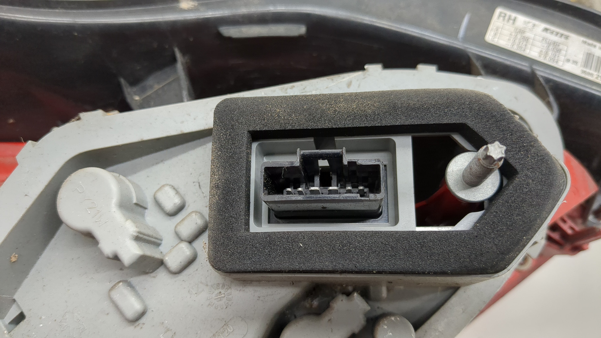 Фонарь задний правый