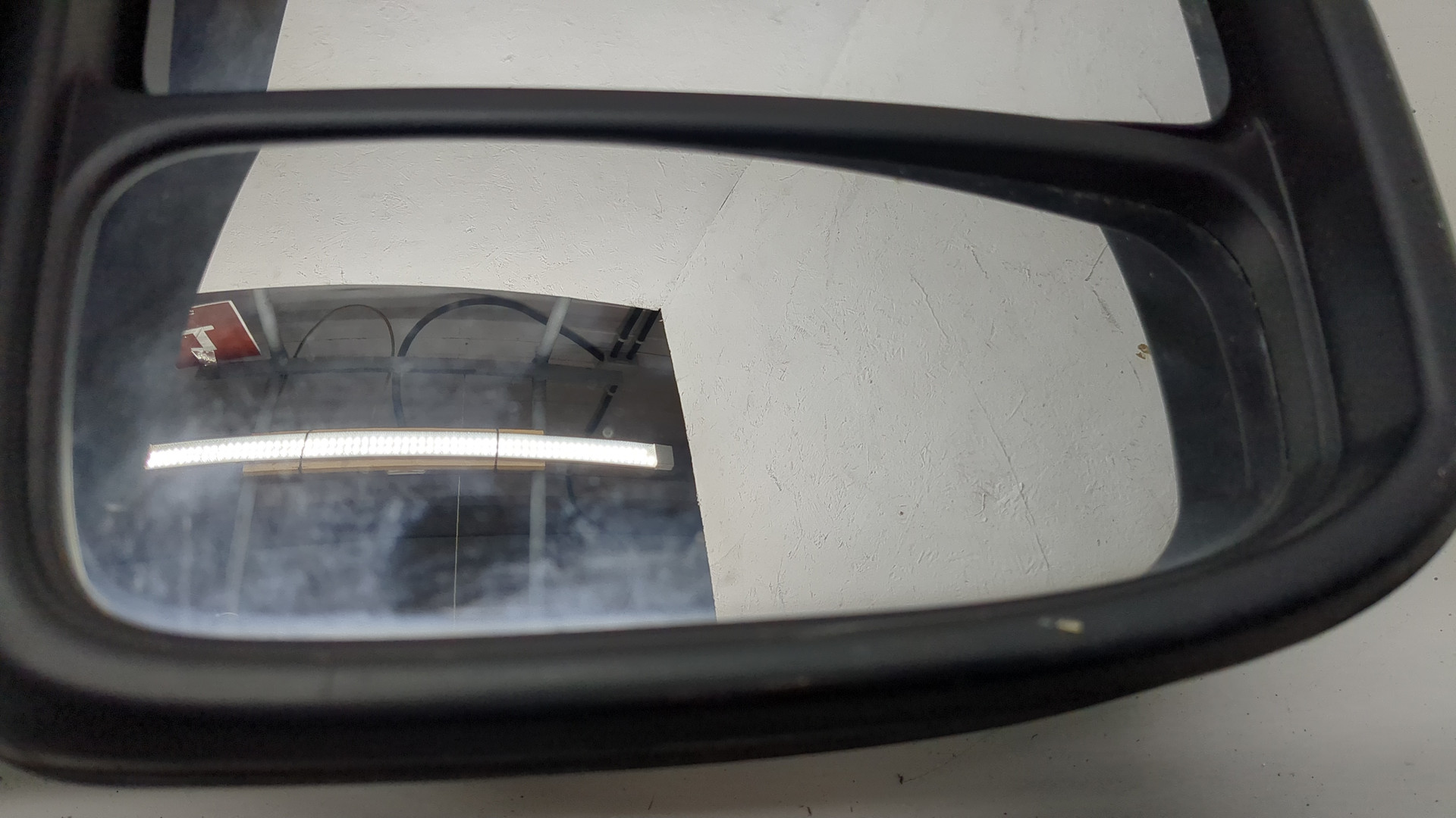 Зеркало правое электрическое