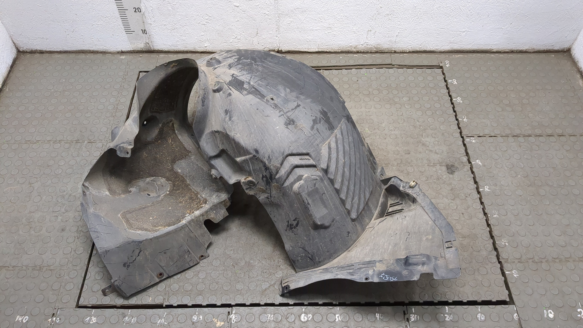 Локер передний левый