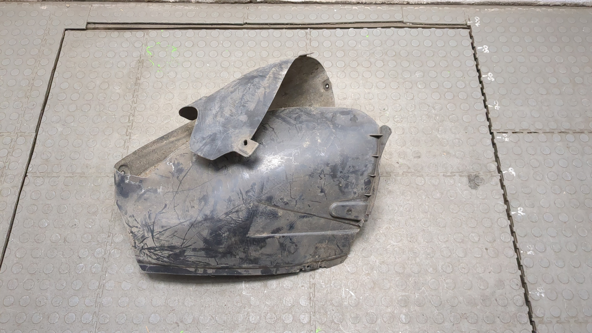 Локер передний левый