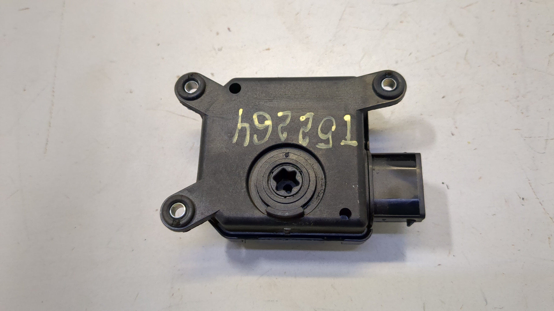 Моторчик заслонки печки