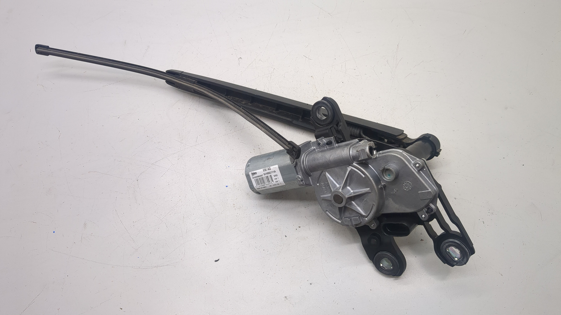 Моторчик стеклоочистителя задний