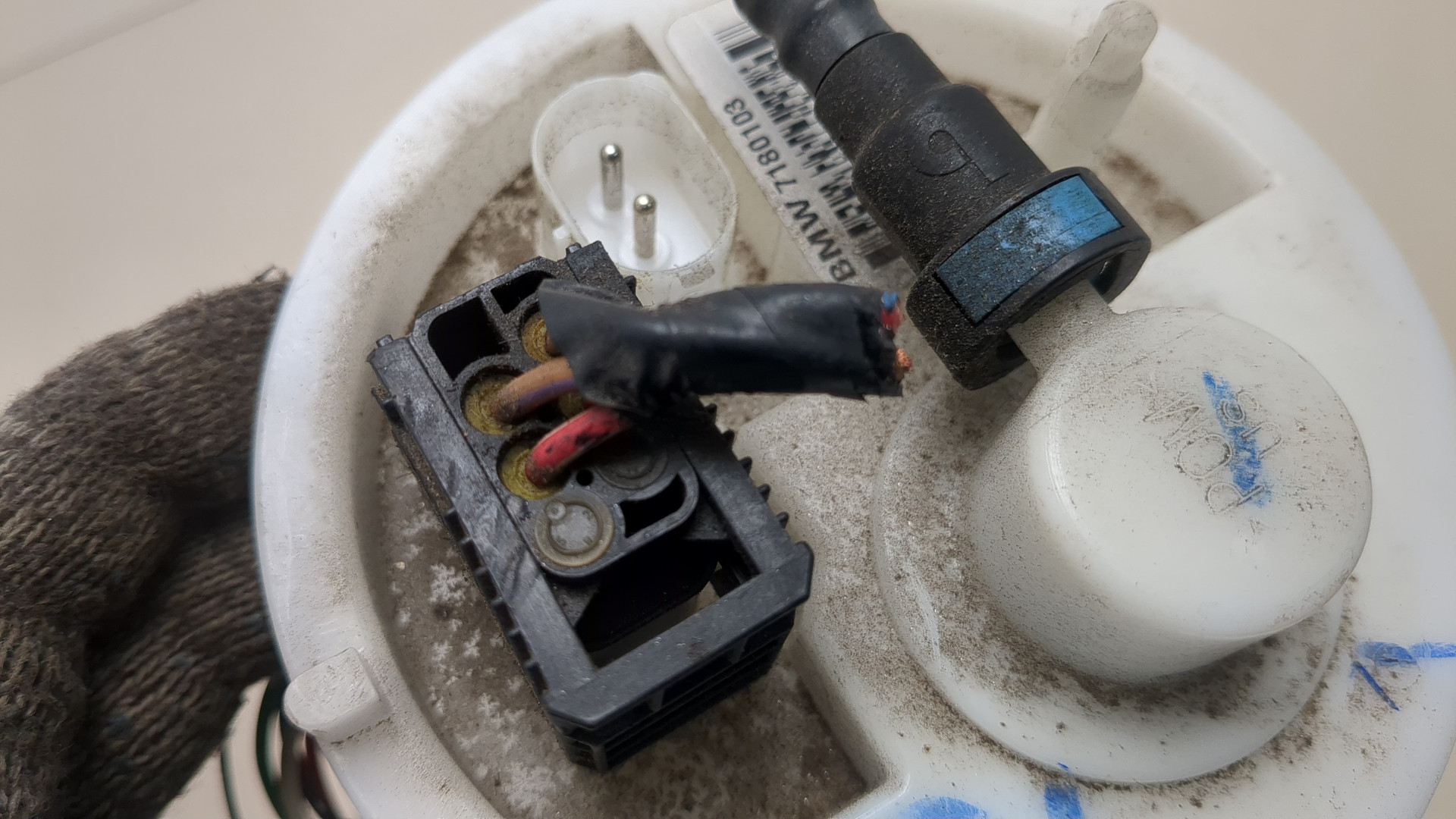 Насос топливный электрический