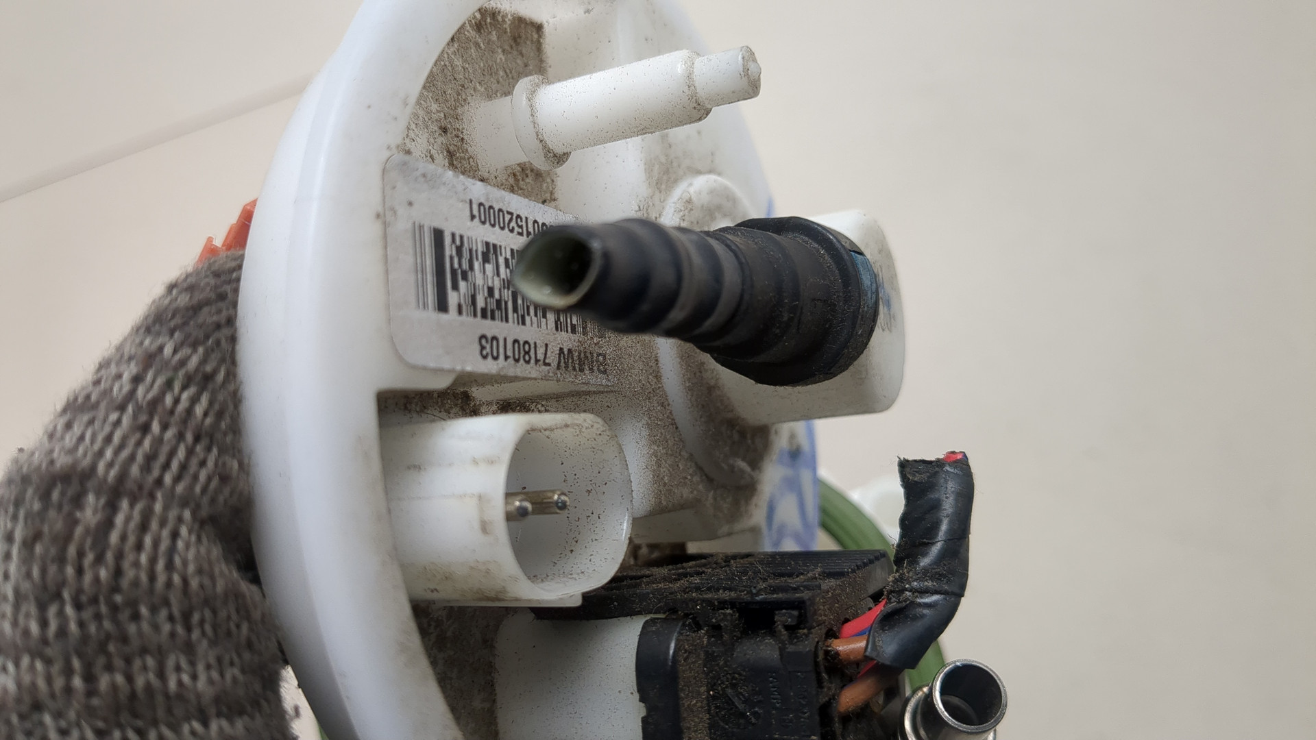 Насос топливный электрический