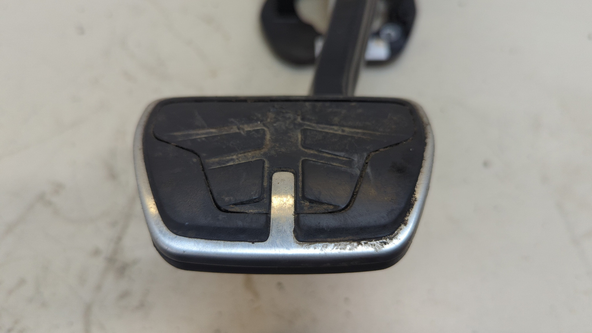 Педаль тормоза