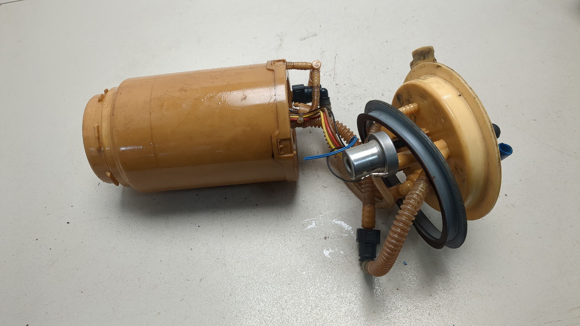 Насос топливный электрический