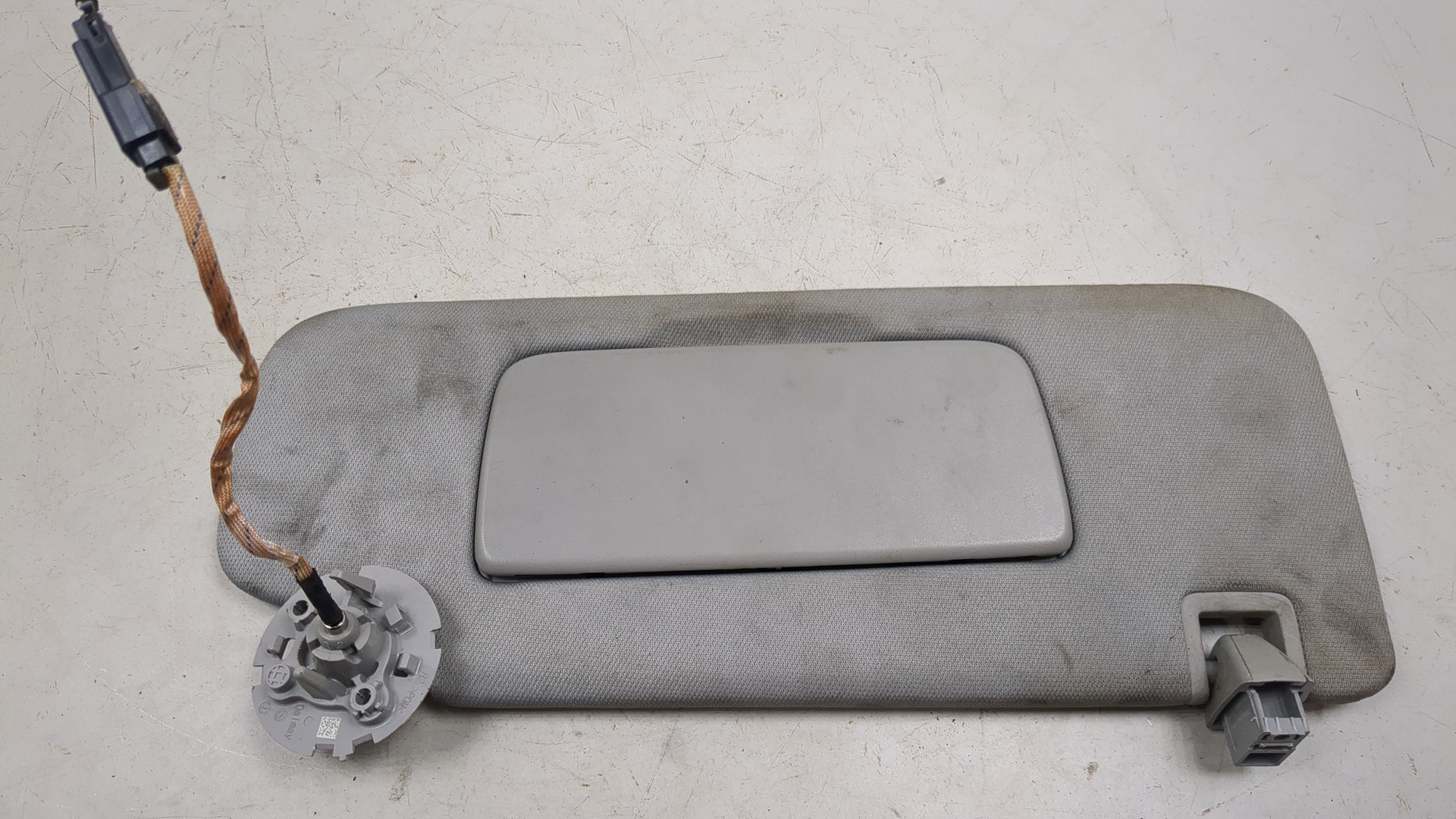 Козырек солнцезащитный