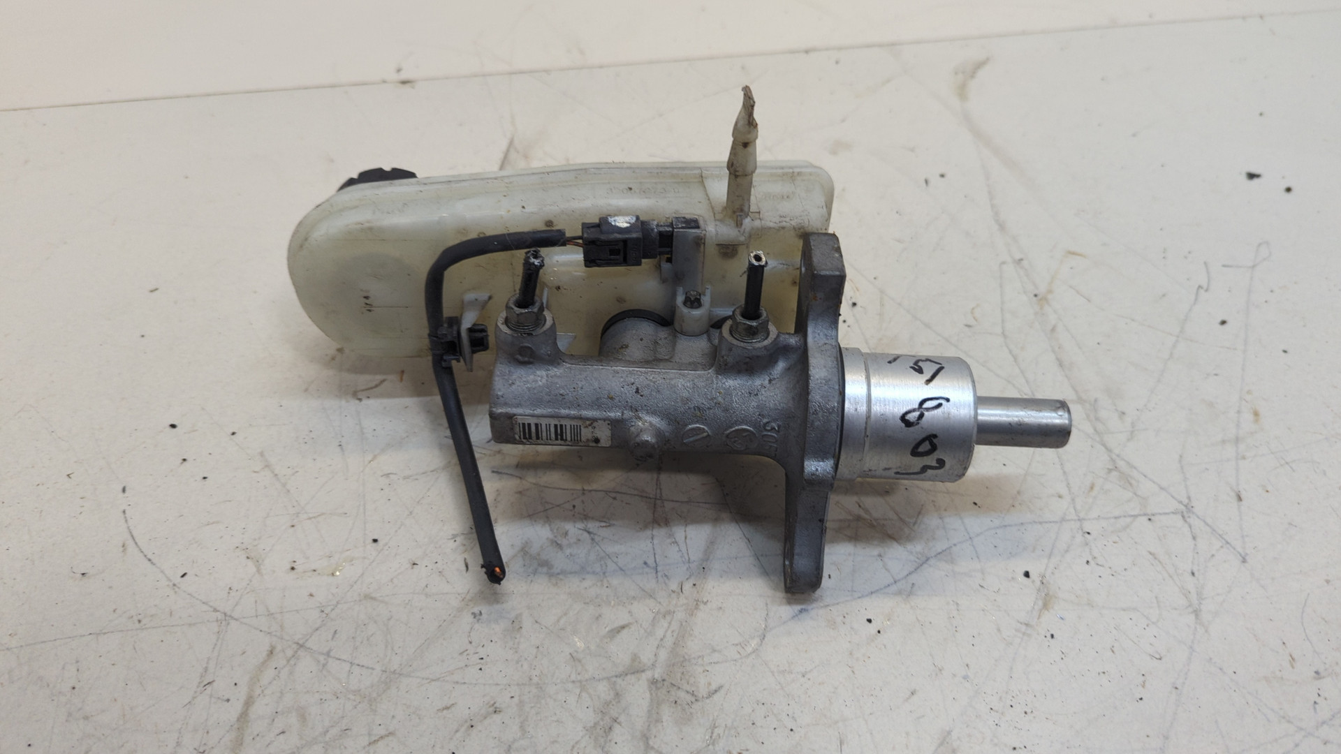 Цилиндр тормозной главный