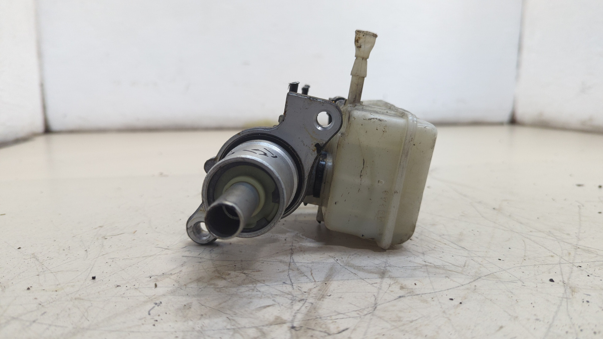 Цилиндр тормозной главный