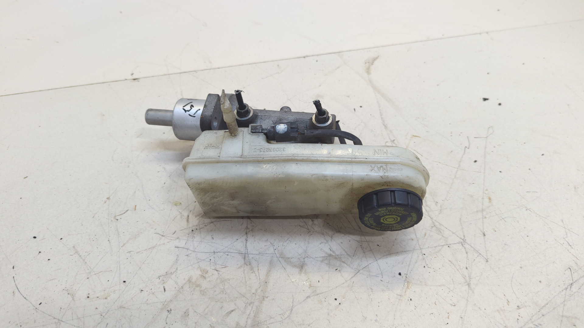 Цилиндр тормозной главный