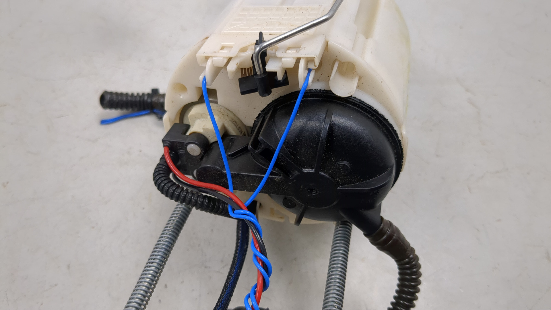 Насос топливный электрический