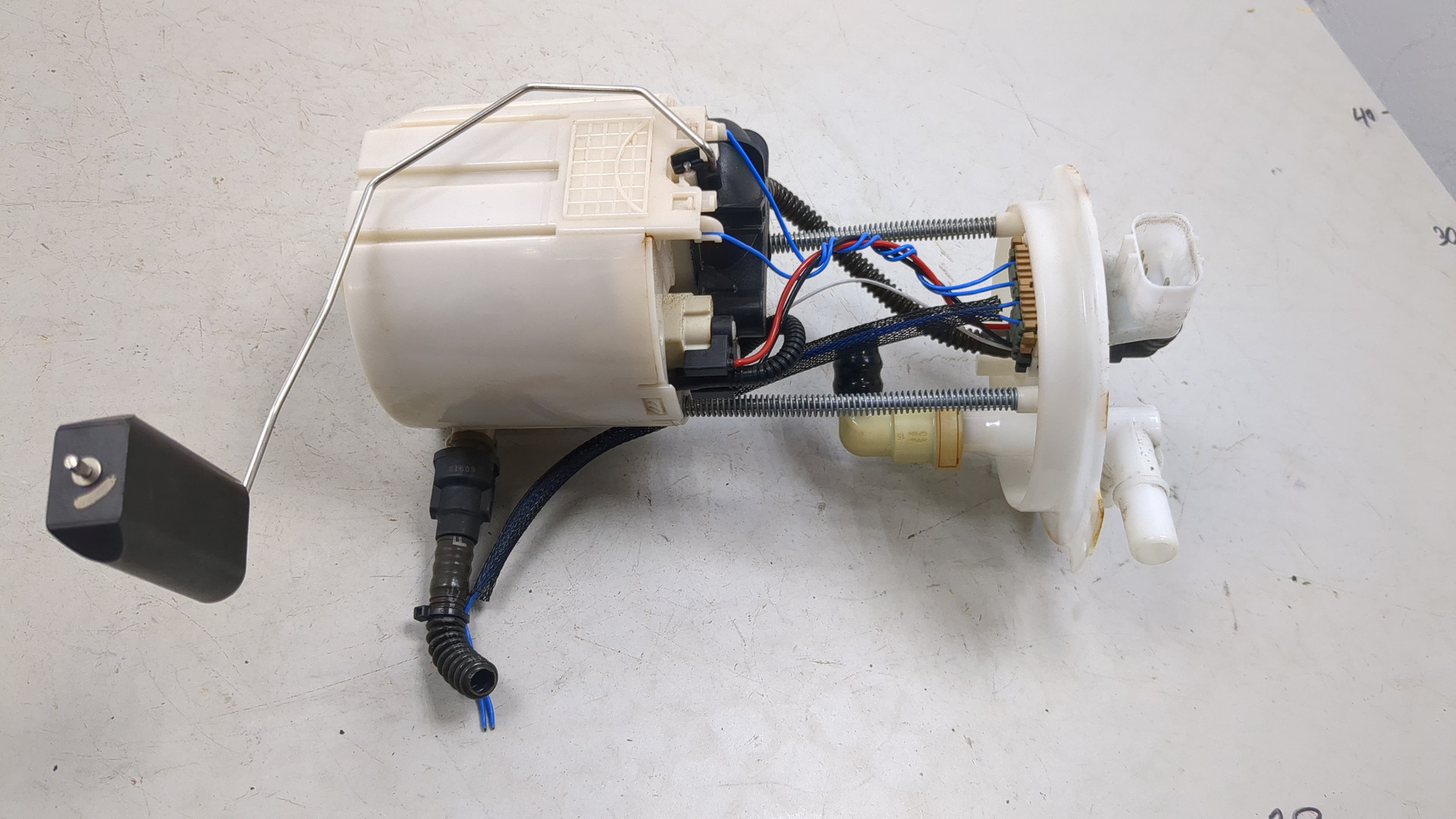 Насос топливный электрический