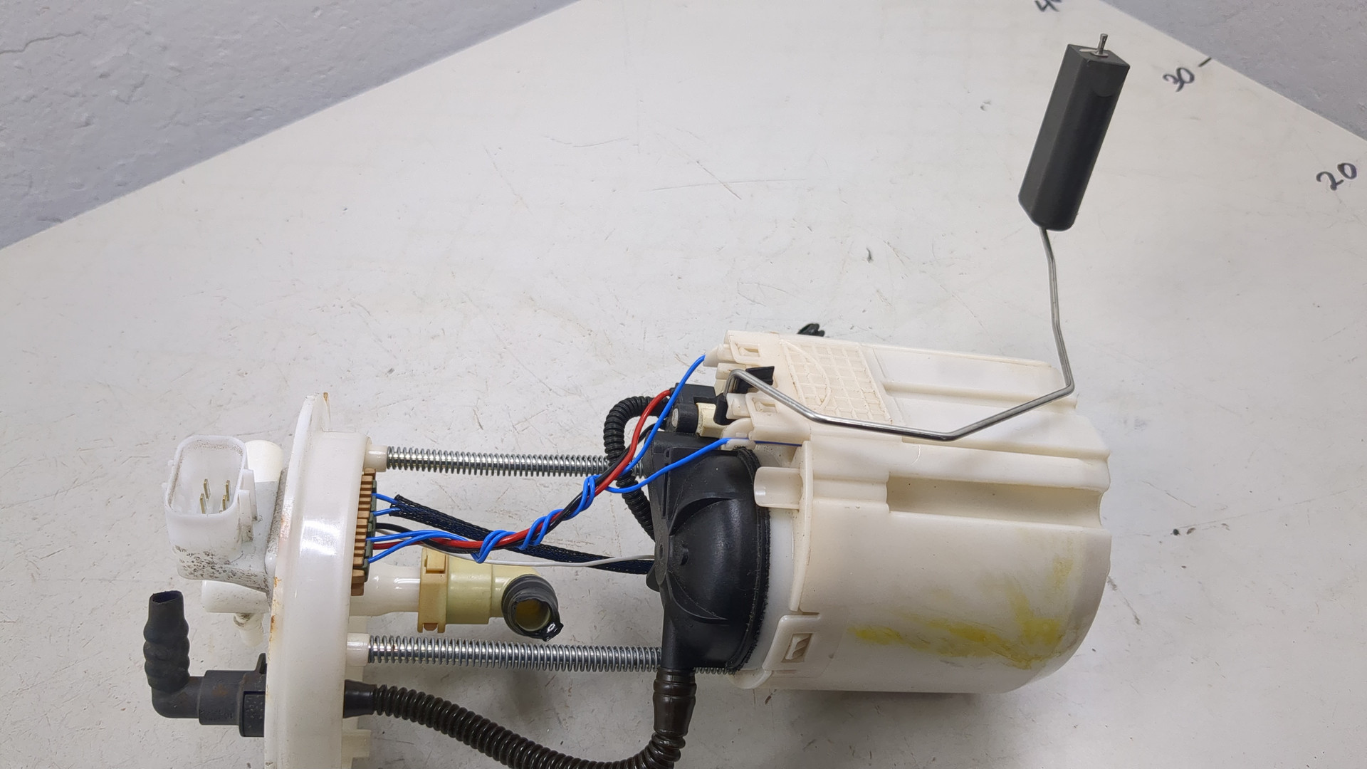 Насос топливный электрический