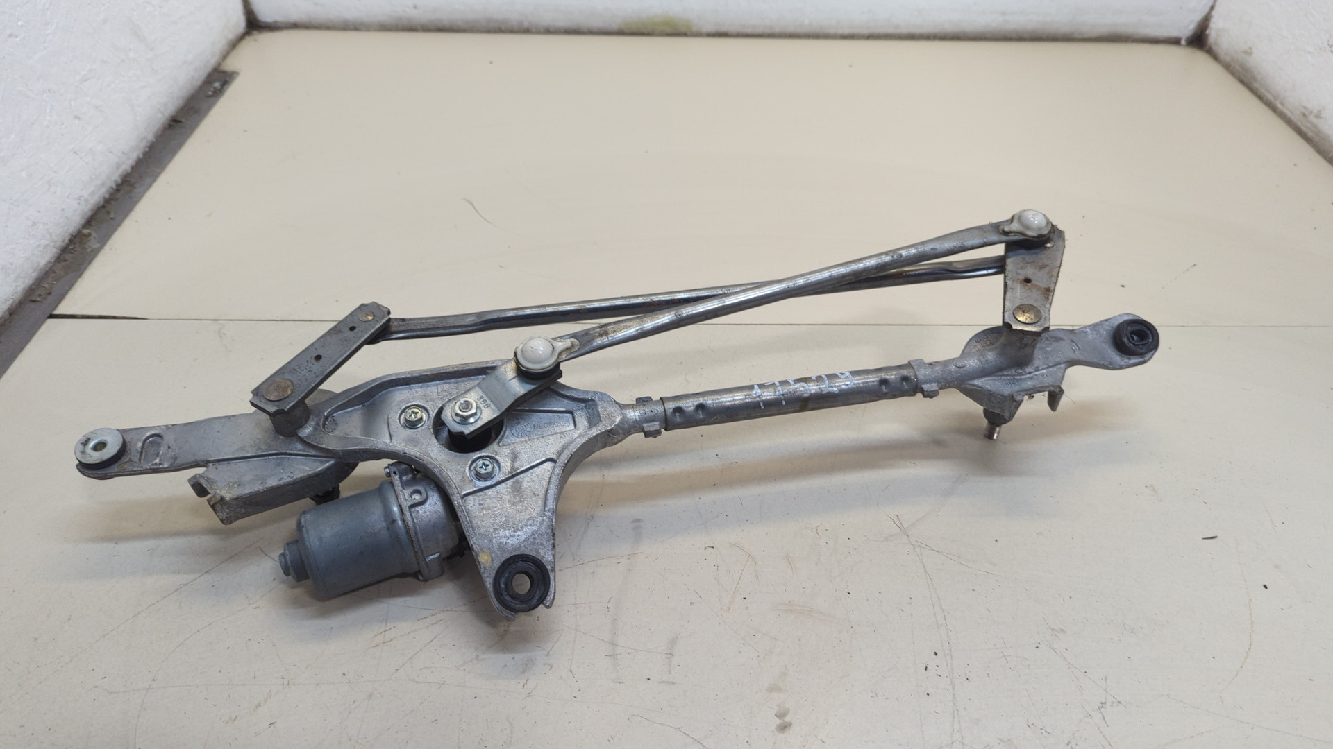 Трапеция стеклоочистителей