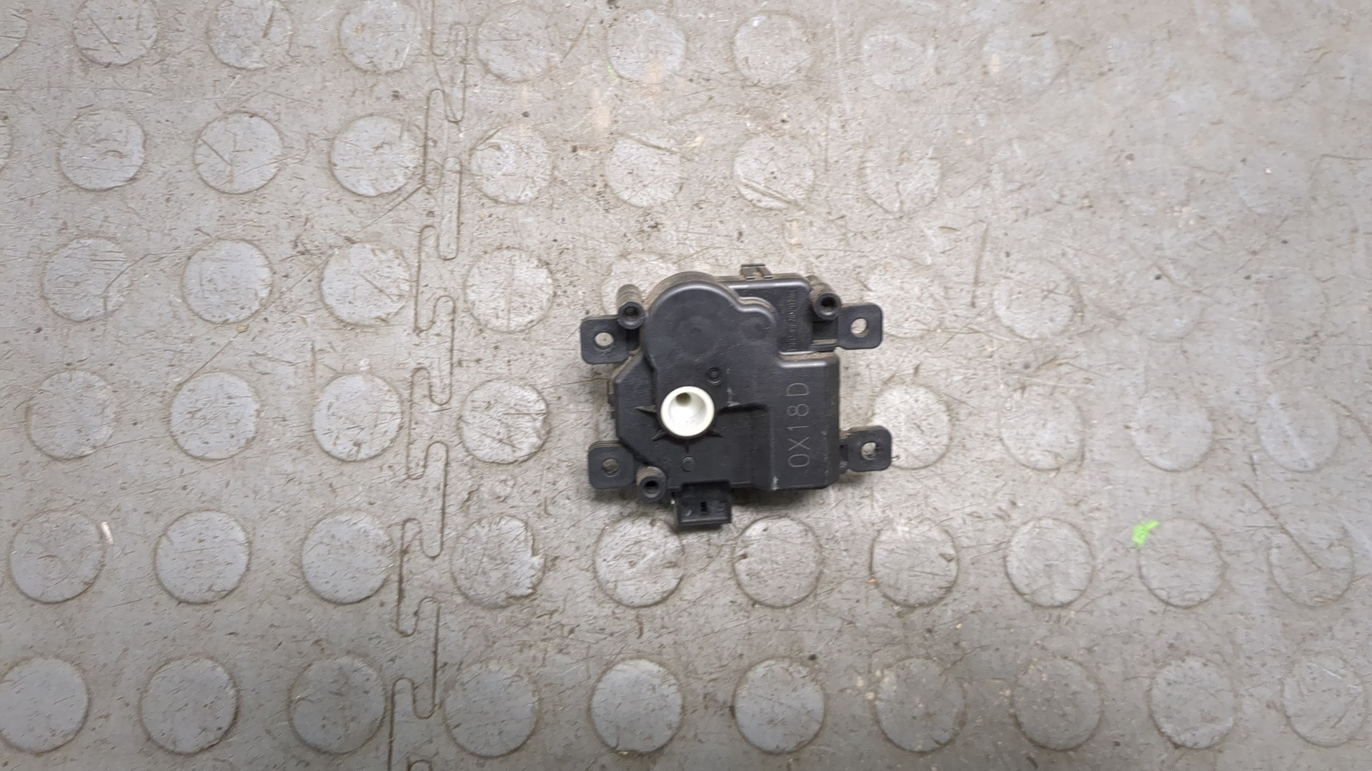 Моторчик заслонки печки