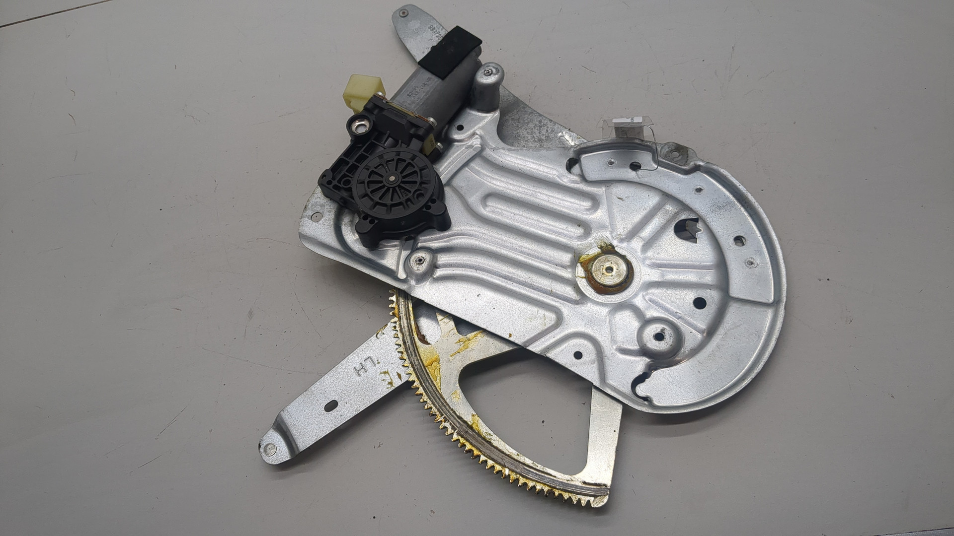 Стеклоподъемник электр. передний левый