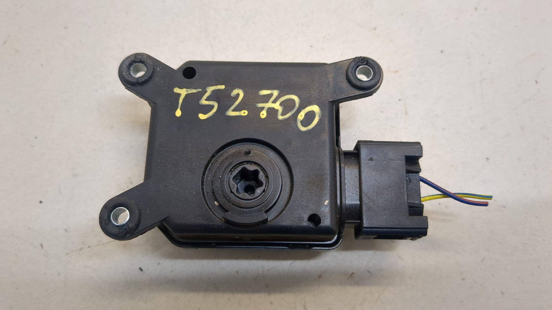 Моторчик заслонки печки