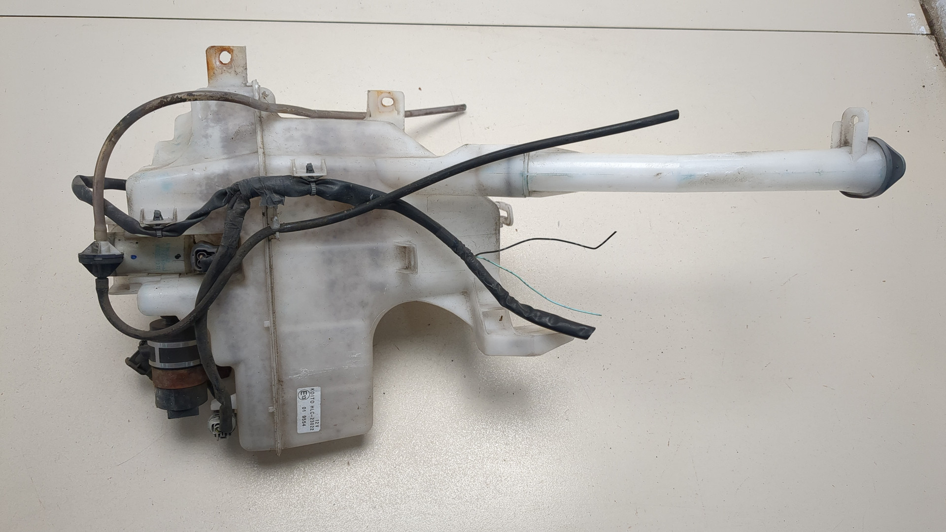 Бачок омывателя лобового стекла