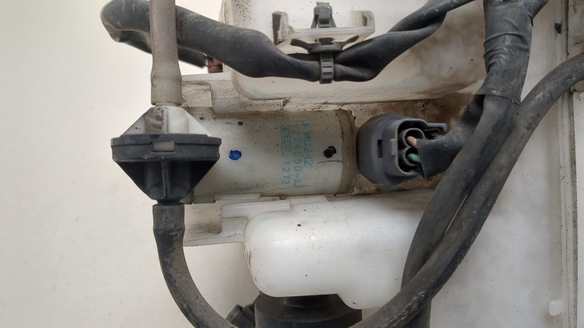 Бачок омывателя лобового стекла