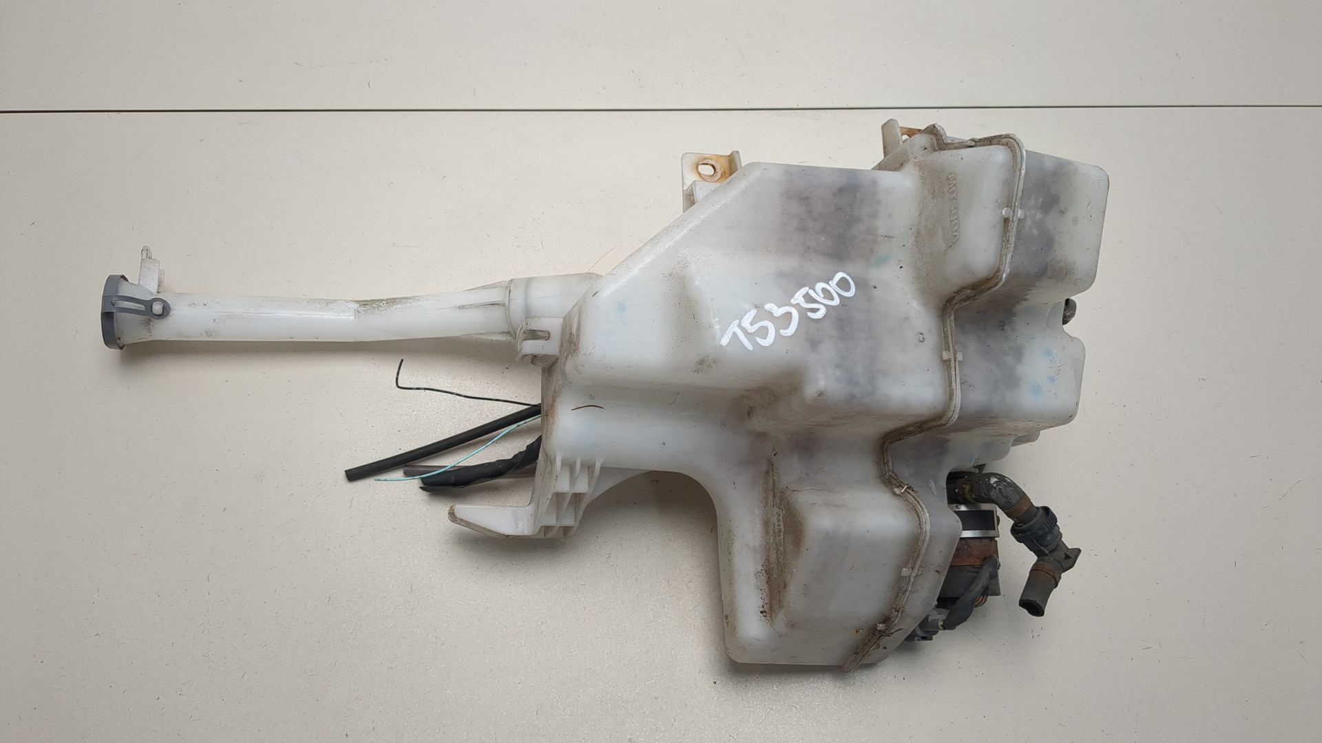 Бачок омывателя лобового стекла