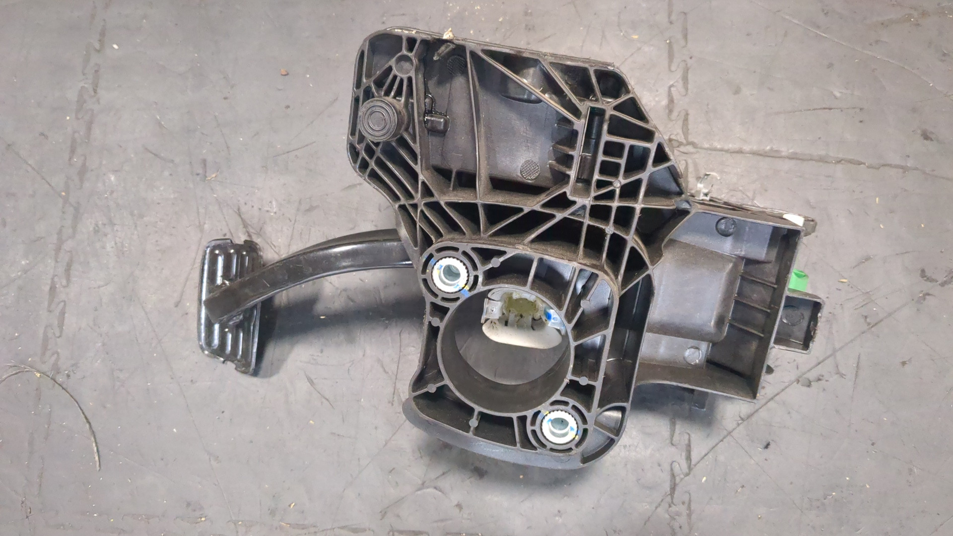 Педаль тормоза