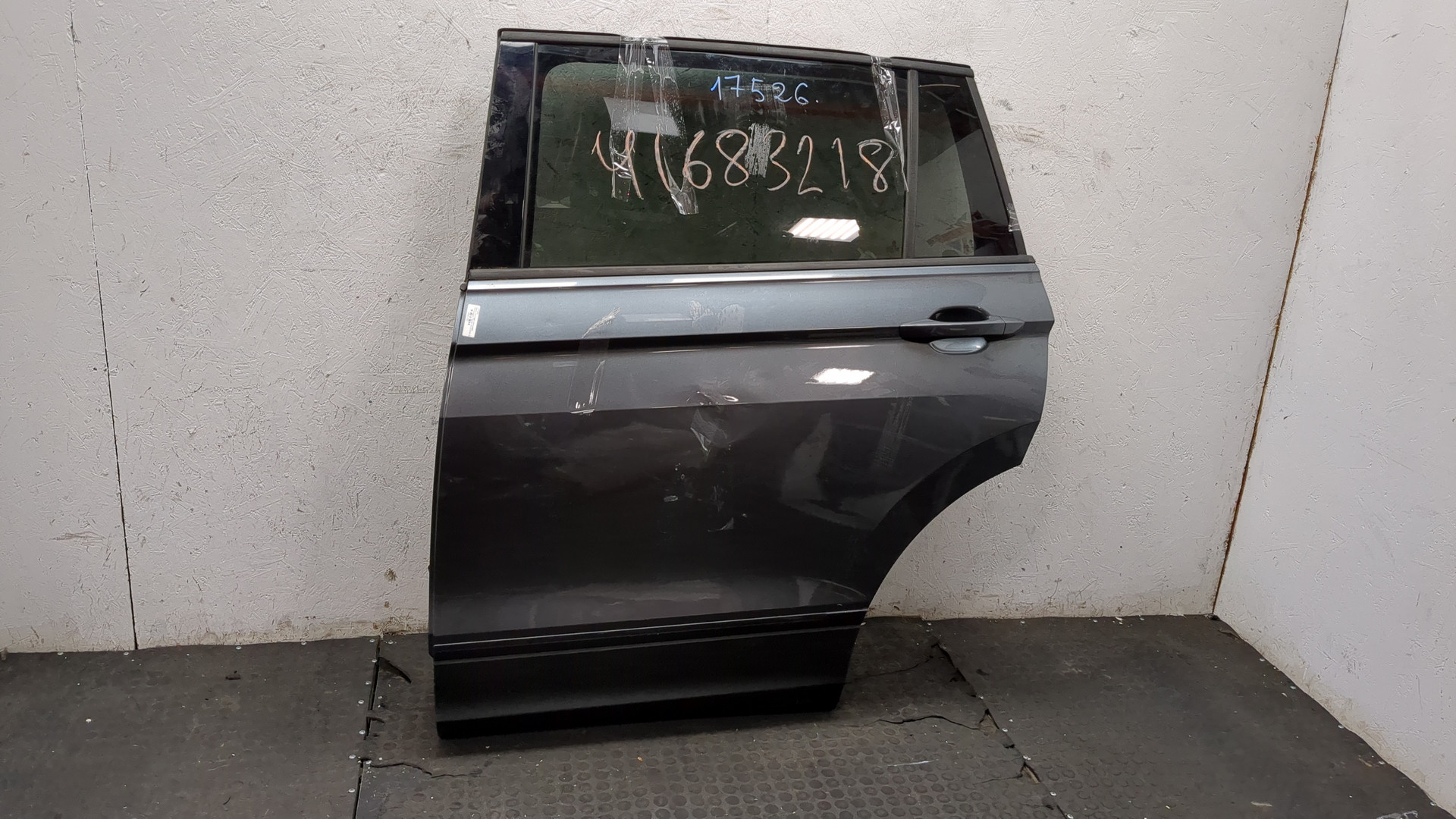 Дверь задняя левая