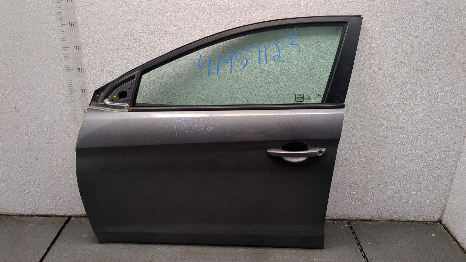 Дверь передняя левая