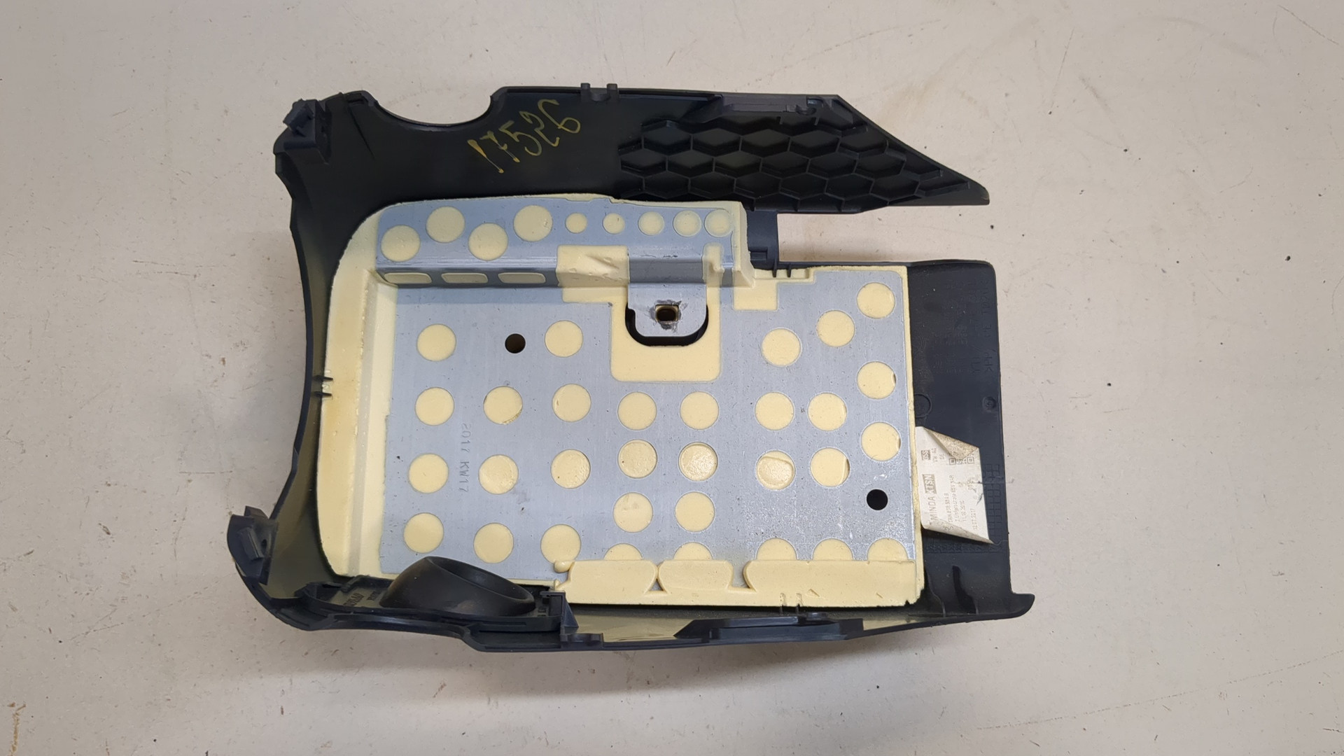 Кожух рулевой колонки