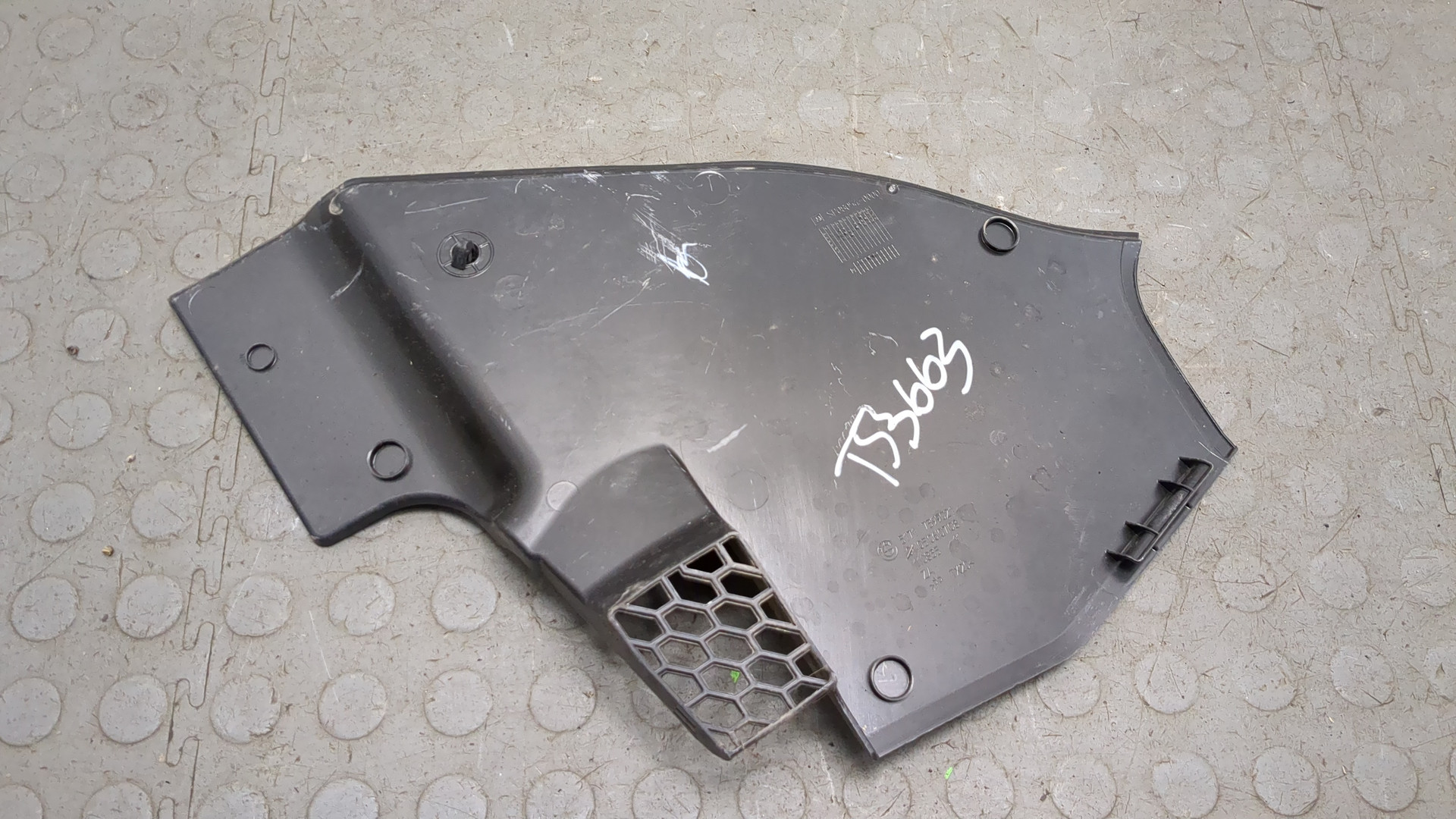 Решетка стеклоочистителей (Жабо)