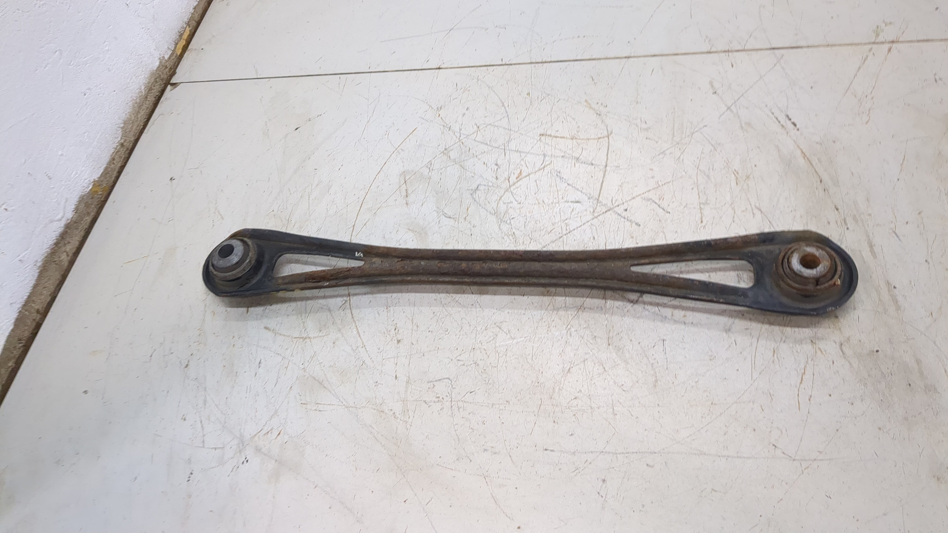 Рычаг задний