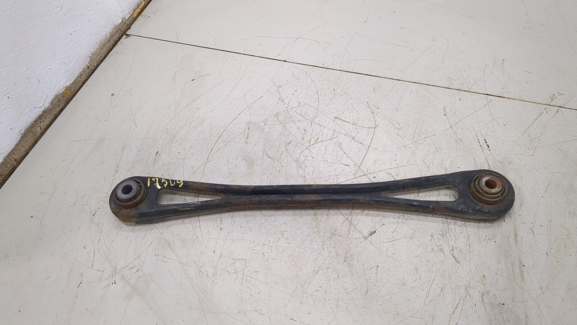 Рычаг задний