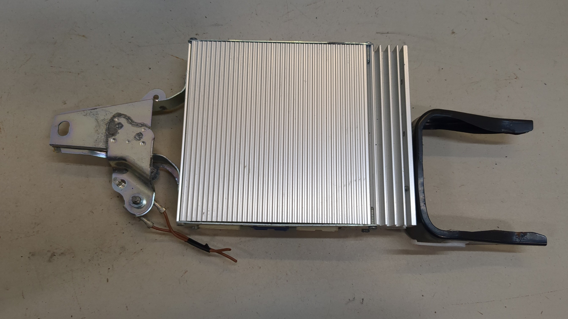 Усилитель акустической системы