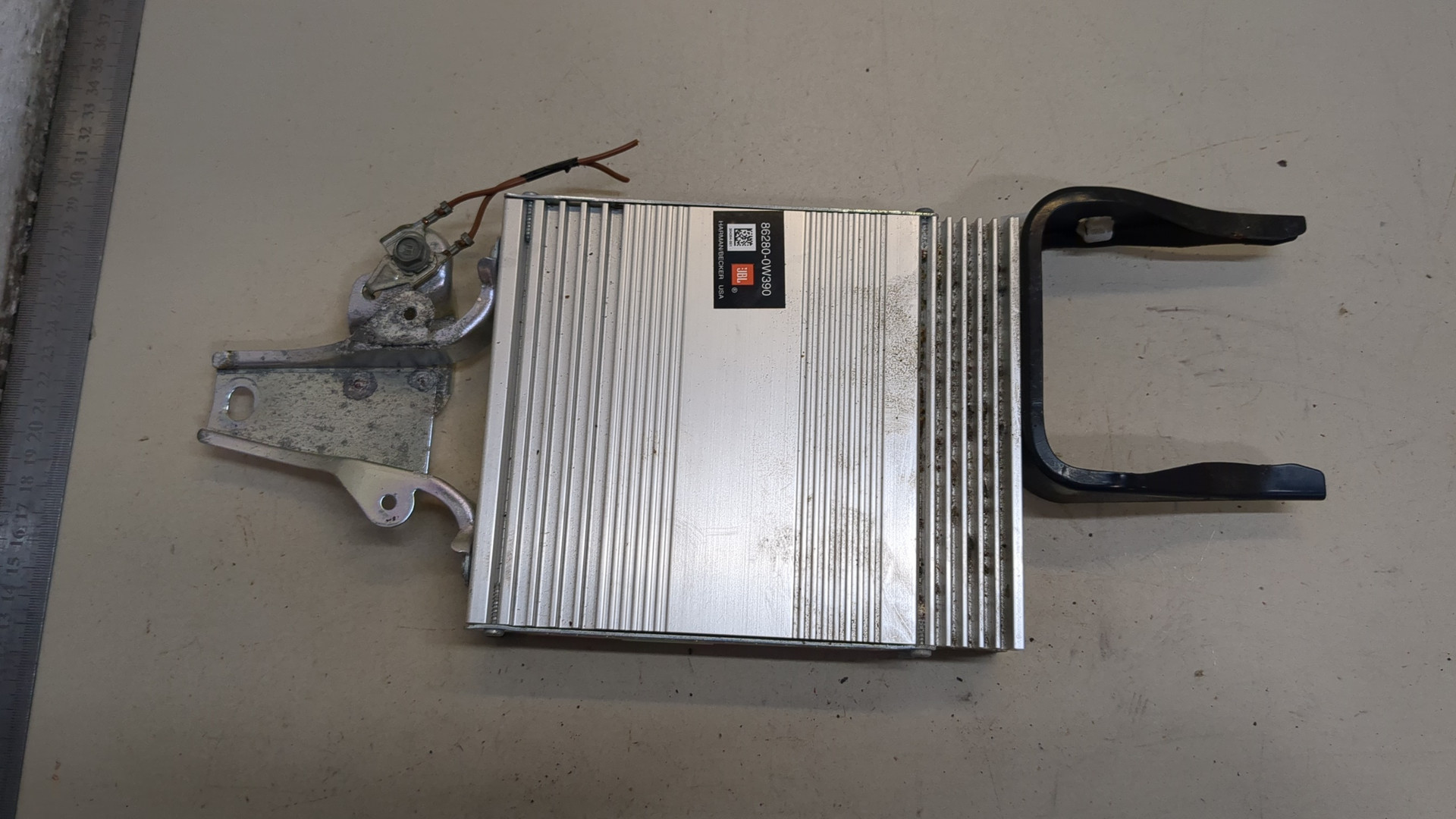 Усилитель акустической системы