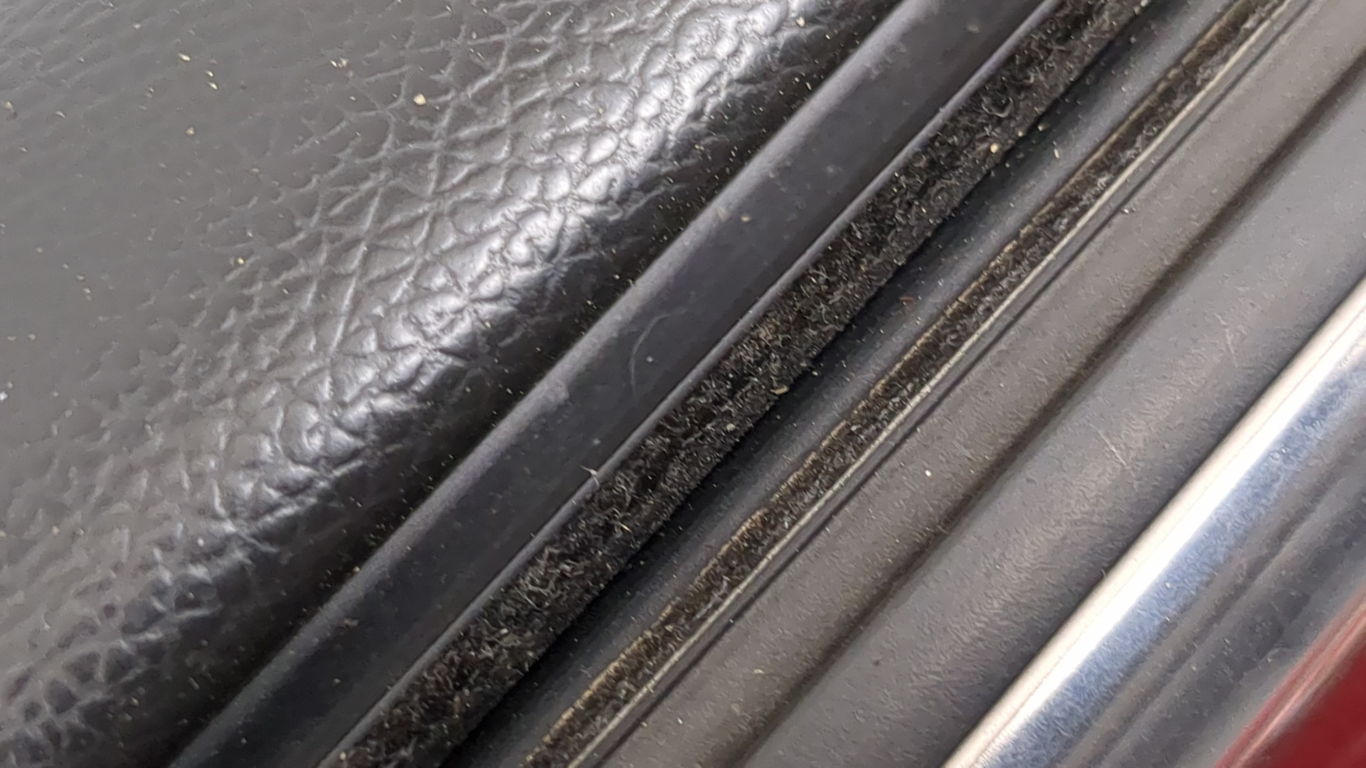 Дверь передняя левая