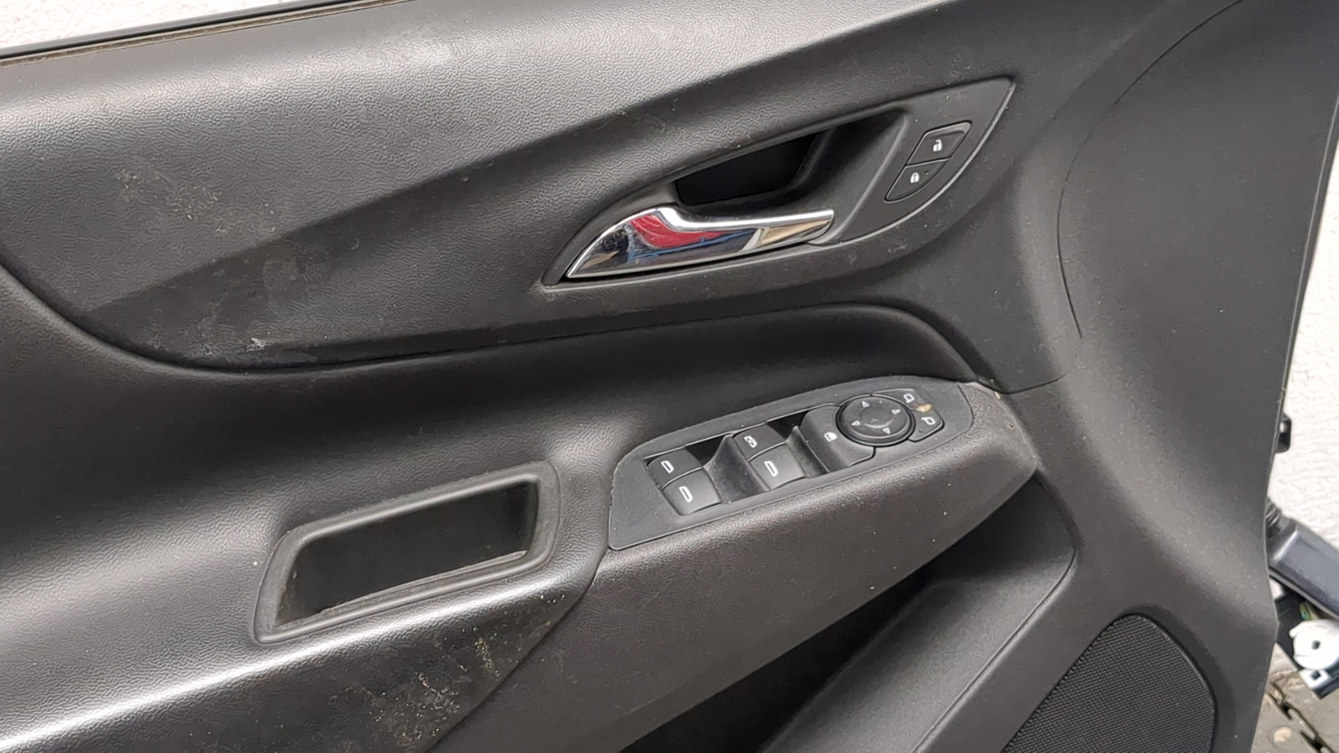 Дверь передняя левая