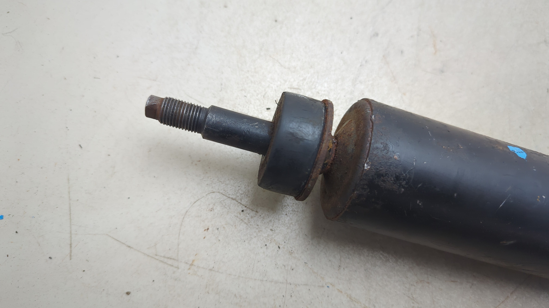 Амортизатор передний