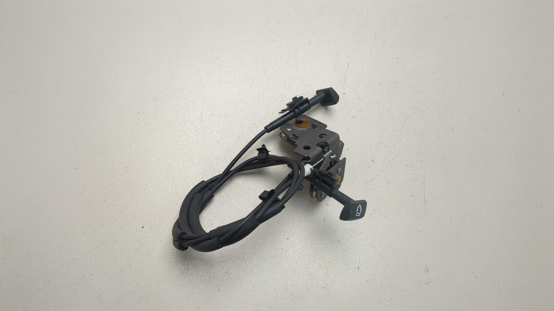 Замок спинки сиденья