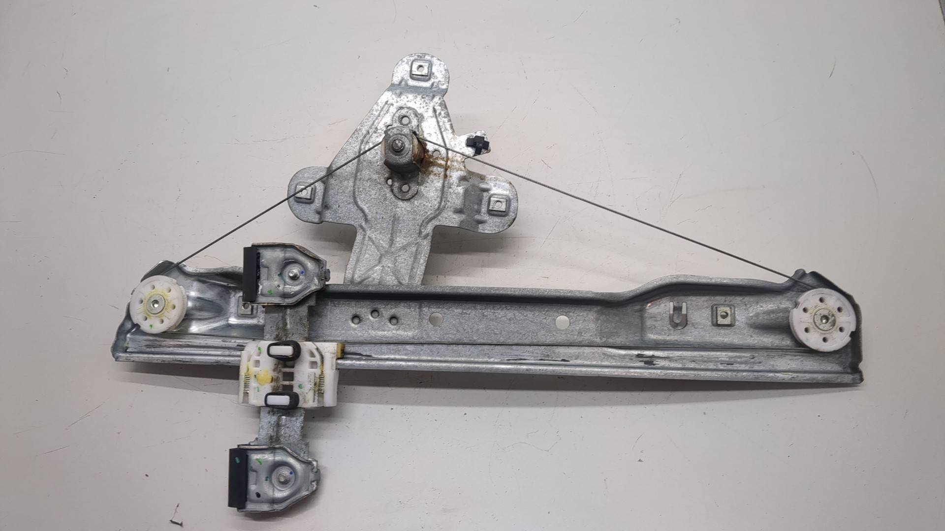 Стеклоподъемник механ. задний правый