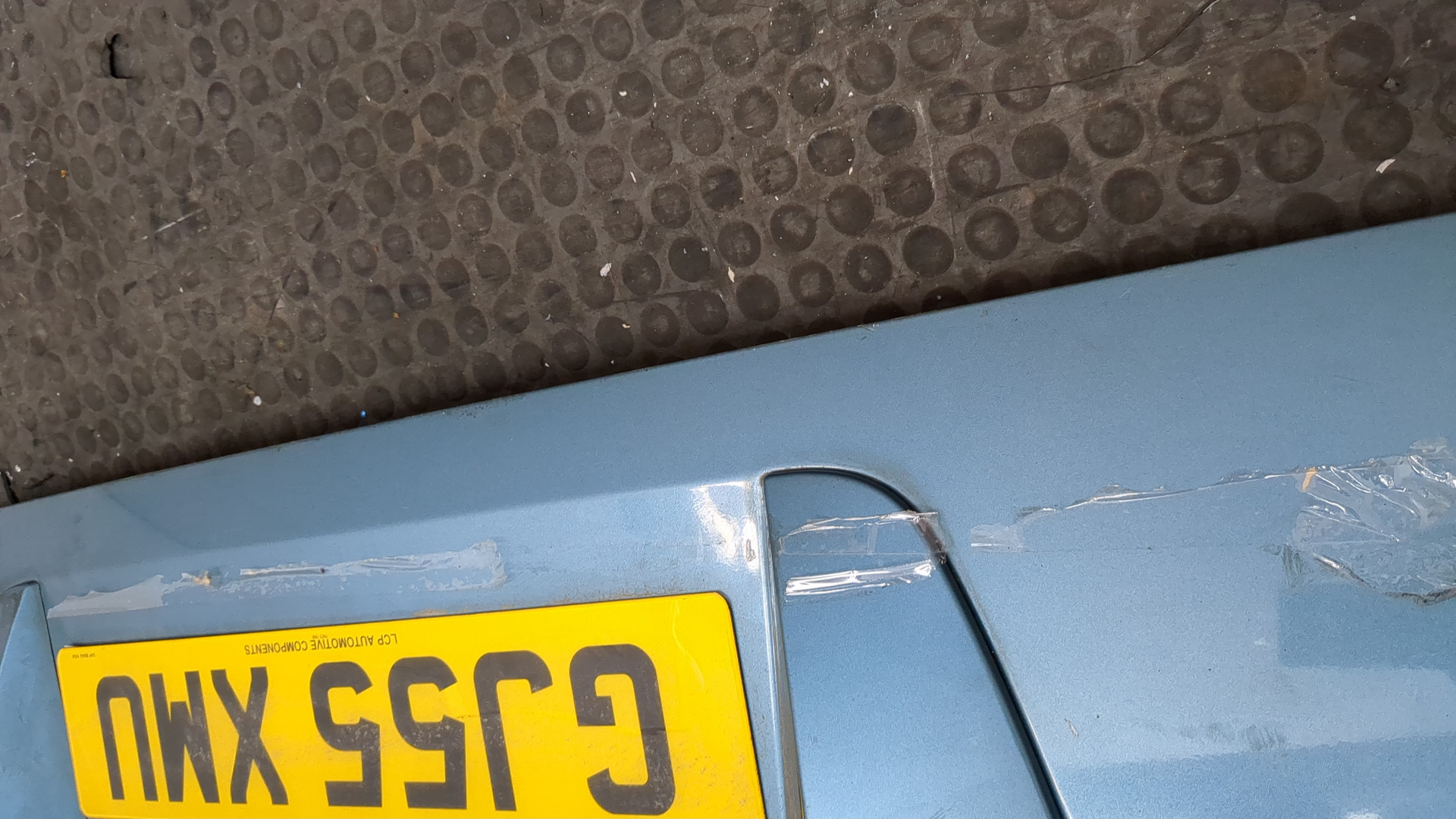 Дверь багажника